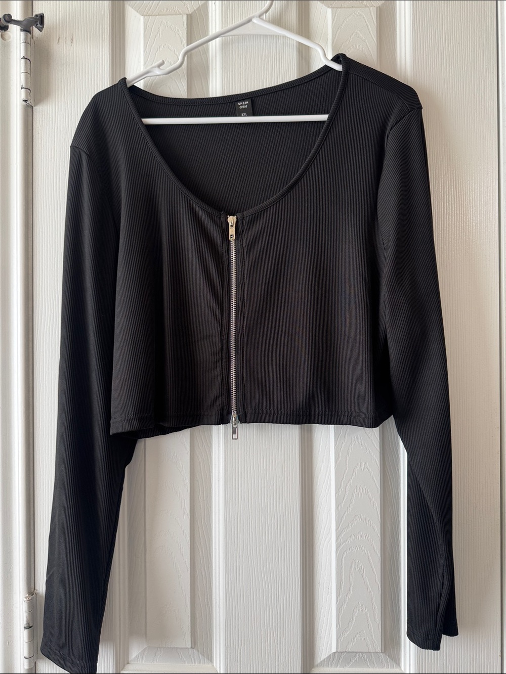 Black Long-Sleeve Zip-Front Crop Top